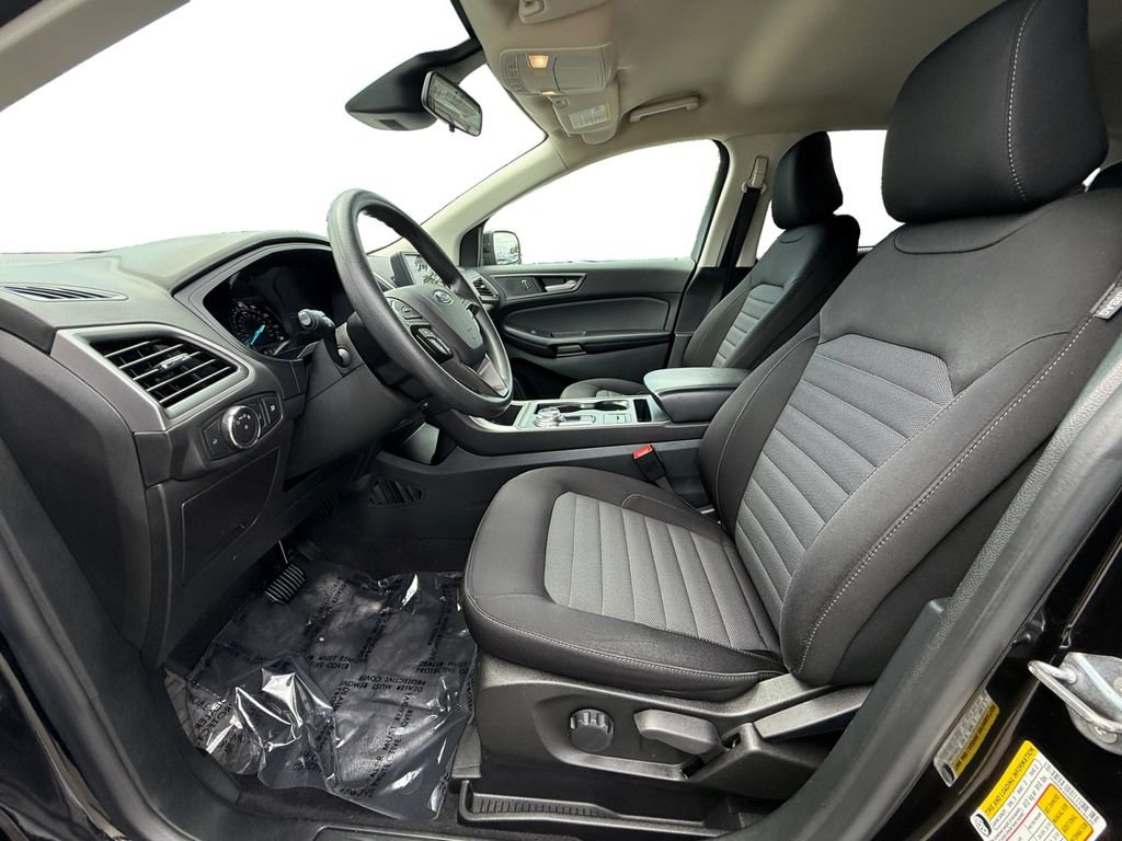 Used 2022 Ford Edge SE w/ Black Appearance Package AWD/4WD image 9