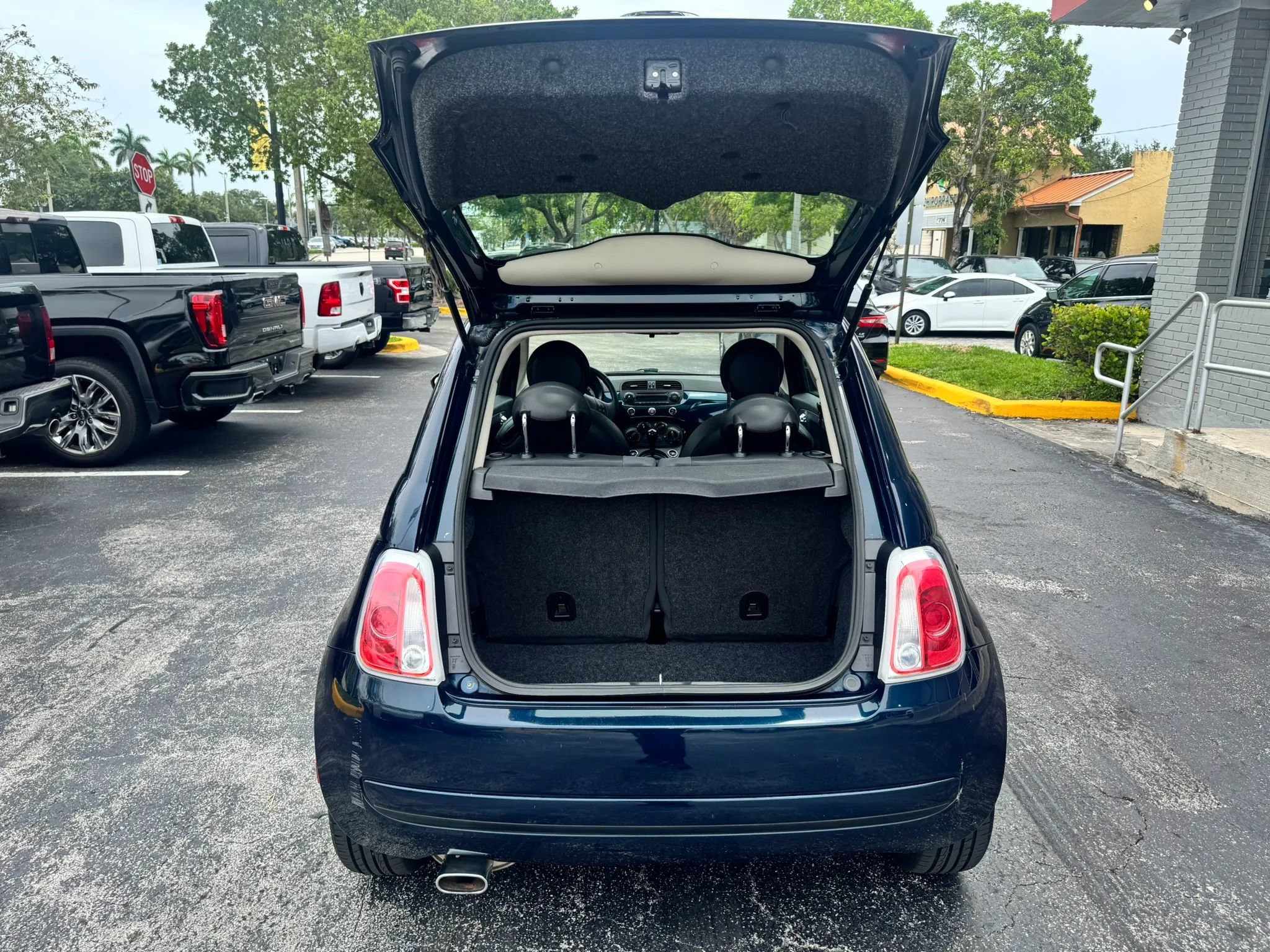 Used 2015 FIAT 500 Pop FWD image 8
