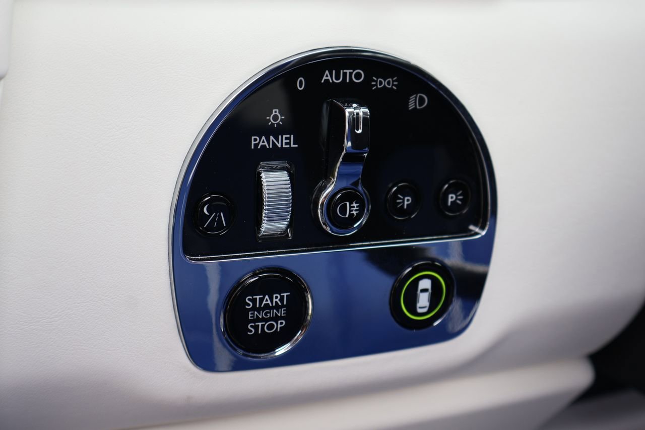 Certified 2023 Rolls-Royce Cullinan image 27