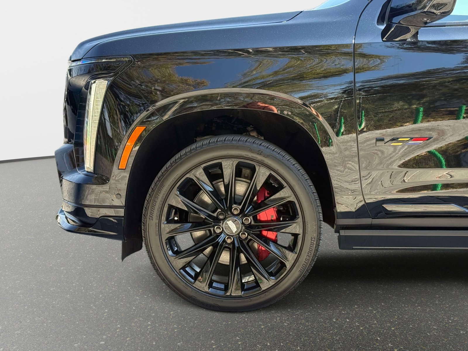 Used 2026 Cadillac Escalade V w/ LPO, ONYX Package image 12