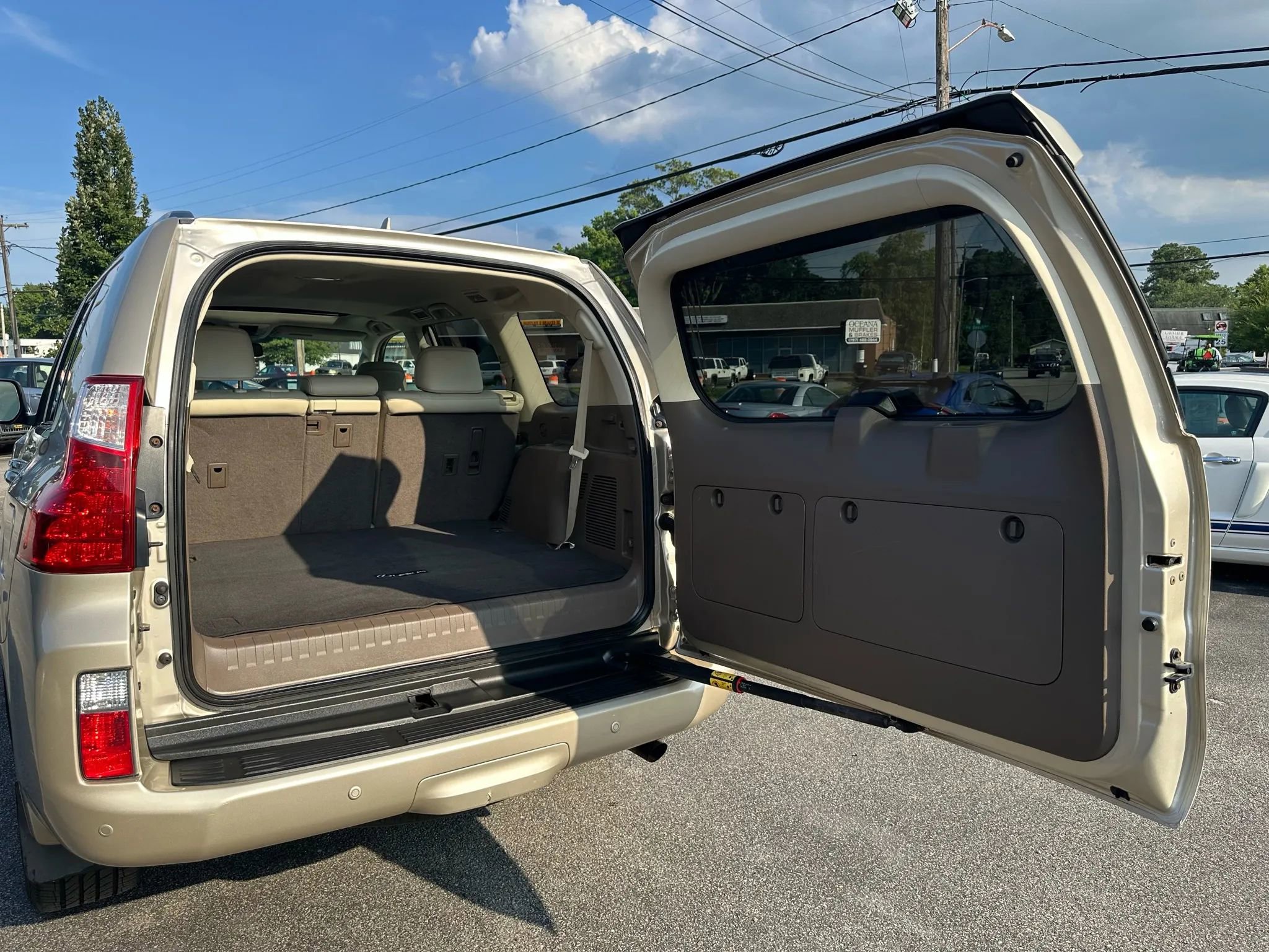 Used 2011 Lexus GX 460 image 20