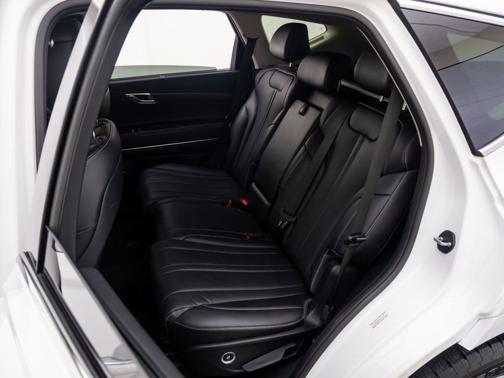 Used 2024 Genesis GV80 2.5T image 16