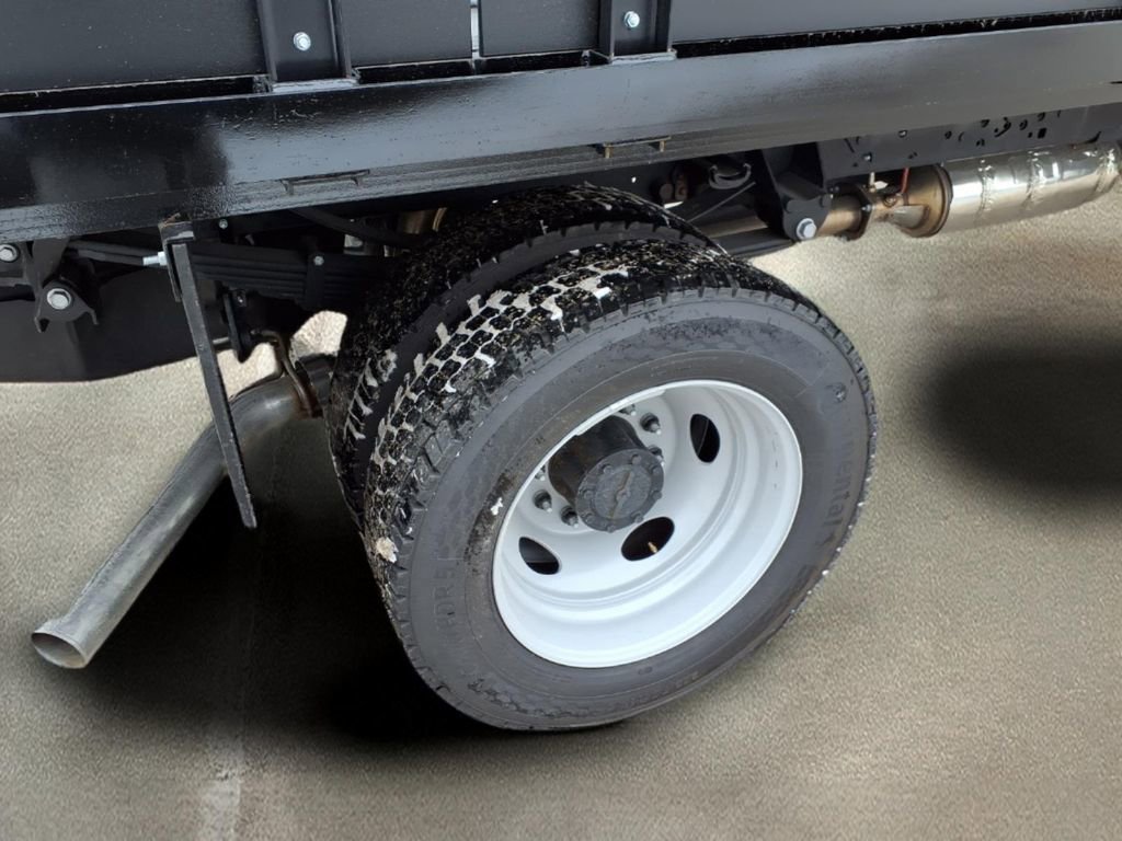 New 2025 Ford F550 4x4 Regular Cab Super Duty image 21