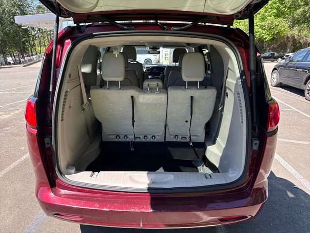 Used 2021 Chrysler Voyager Lxi FWD image 13
