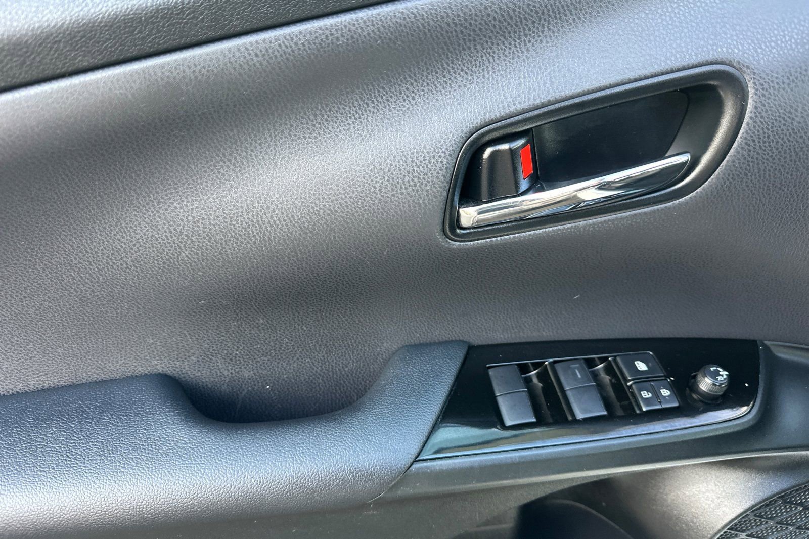 Certified 2022 Toyota Prius LE image 12