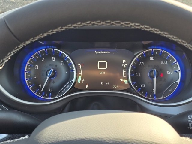 New 2026 Chrysler Pacifica Select image 33
