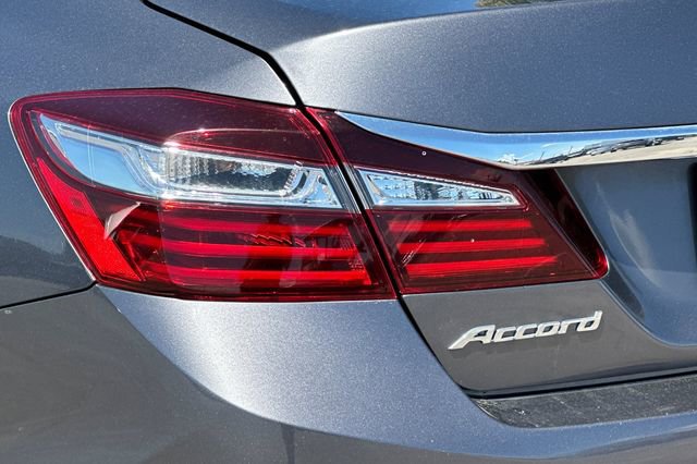 Used 2017 Honda Accord EX-L image 31