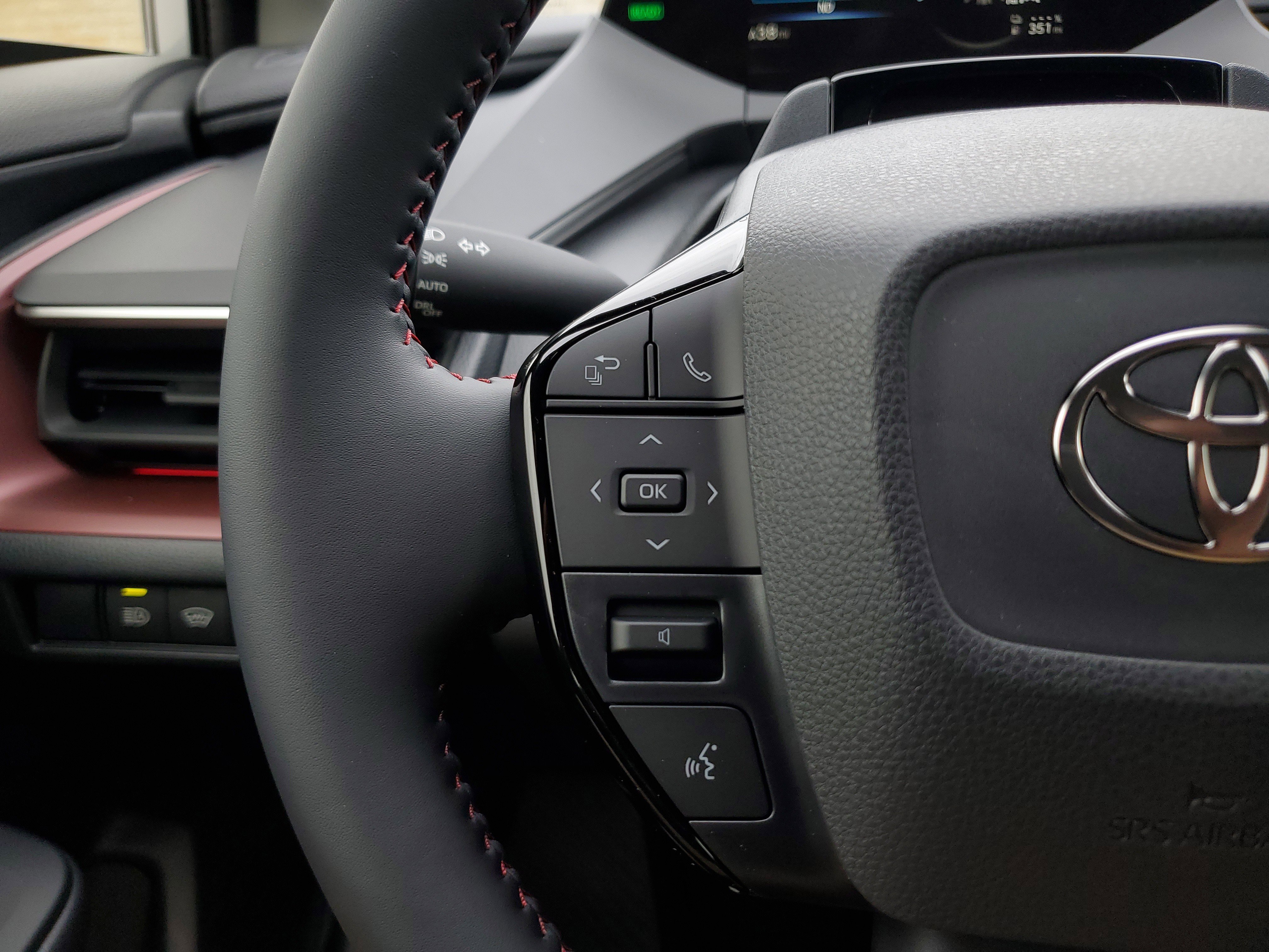 New 2026 Toyota Prius Plug-In Hybrid FWD image 19