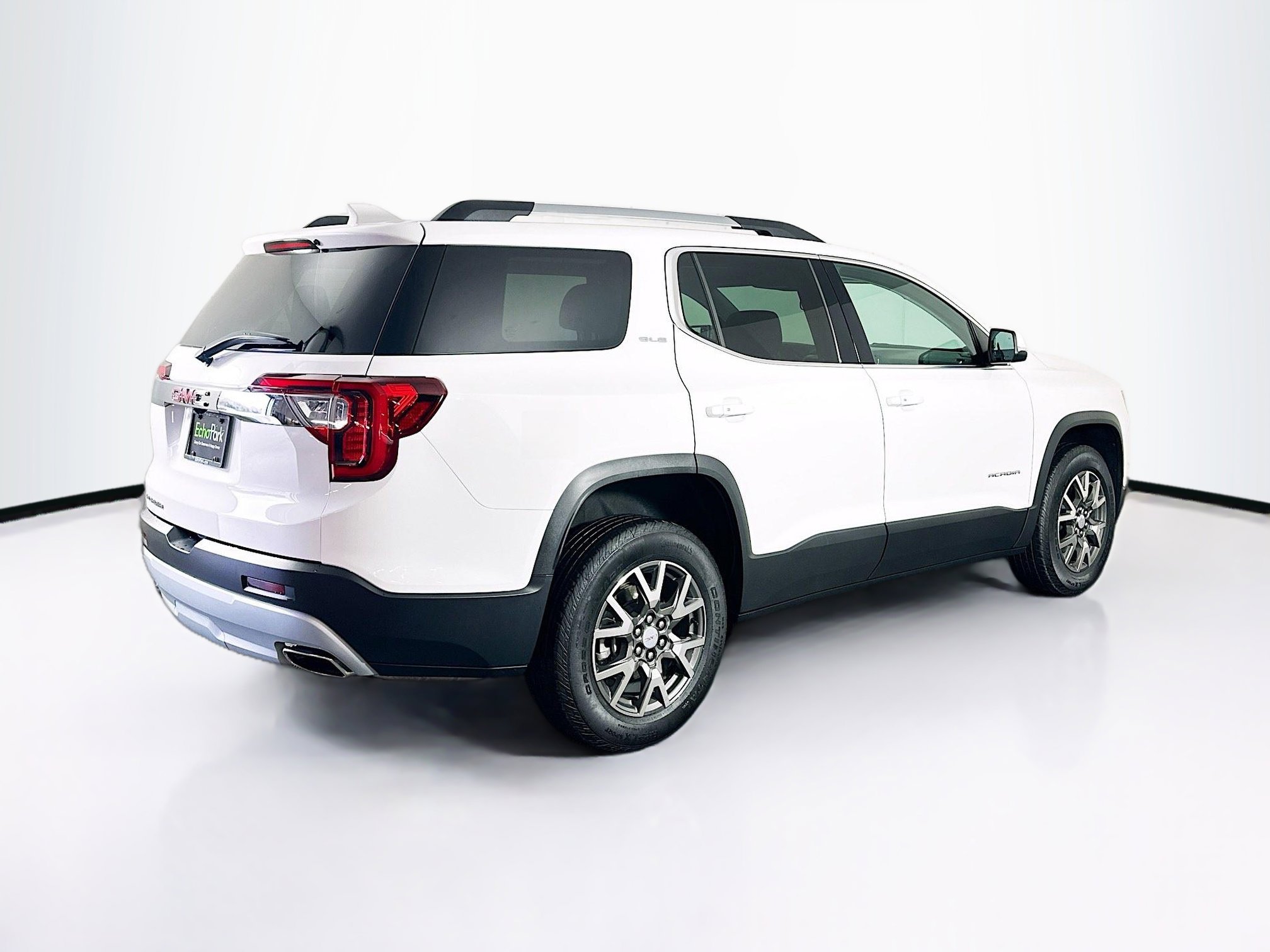 Used 2023 GMC Acadia SLE w/ Driver Convenience Package image 9