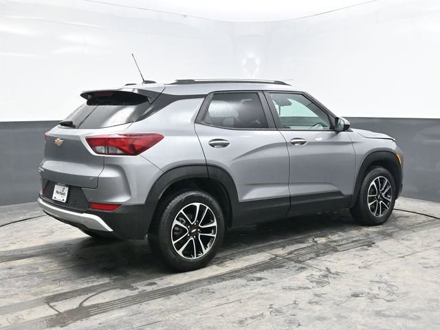 Used 2025 Chevrolet TrailBlazer LT w/ Driver Confidence Package image 7