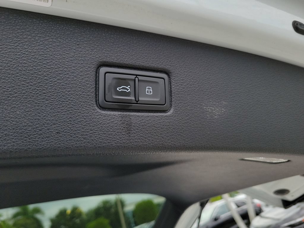 Certified 2023 Audi SQ7 Prestige w/ Prestige Package AWD/4WD image 30