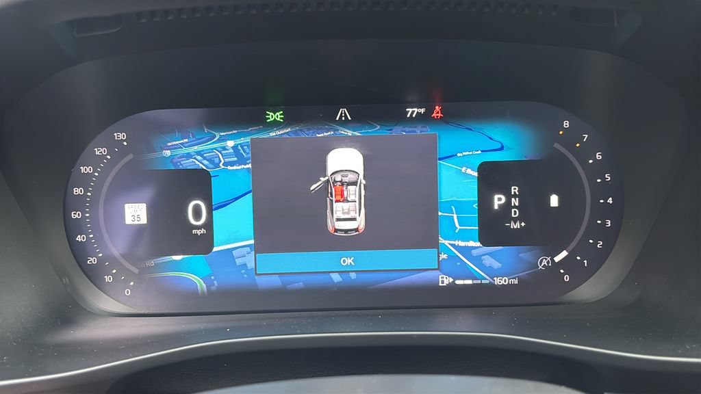 Certified 2025 Volvo XC40 B5 Plus AWD/4WD image 15