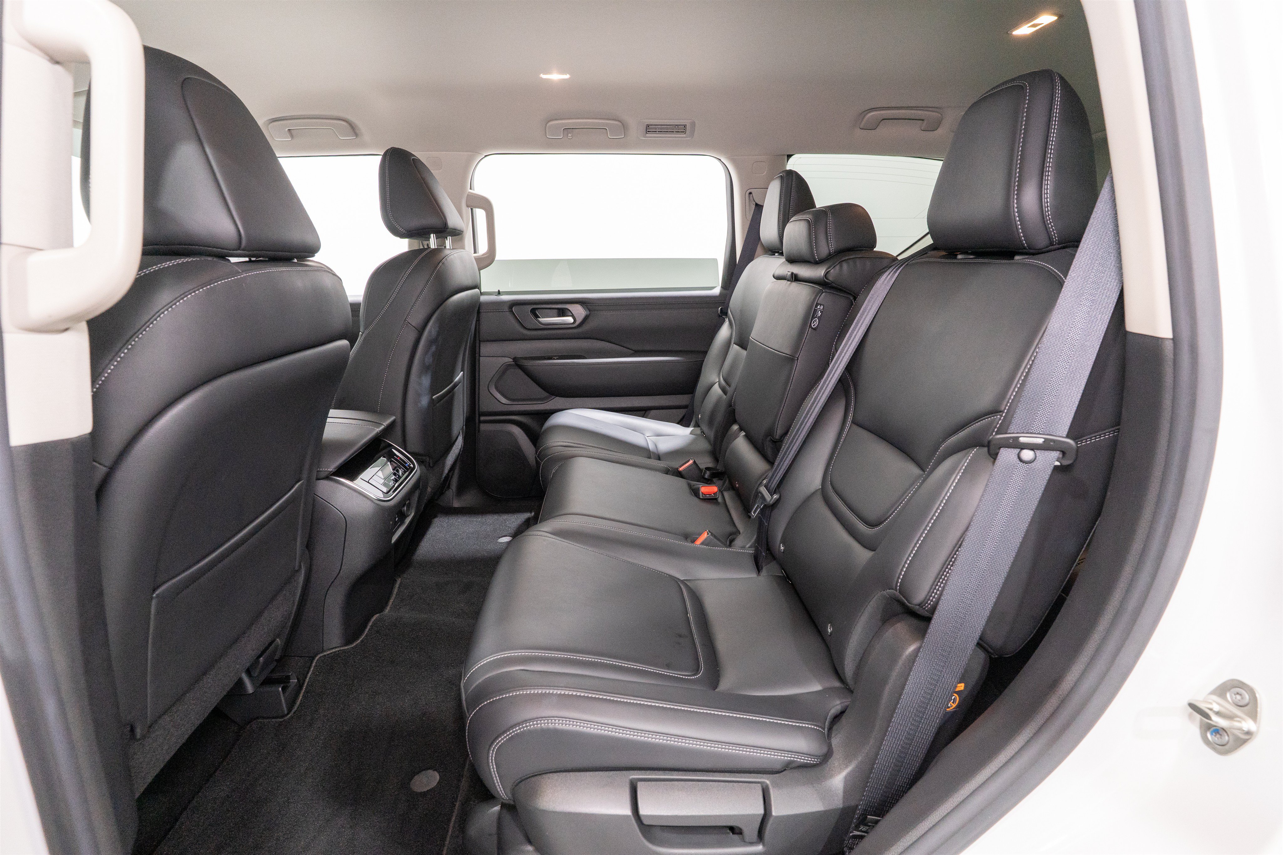Used 2026 Nissan Armada SV AWD/4WD image 28