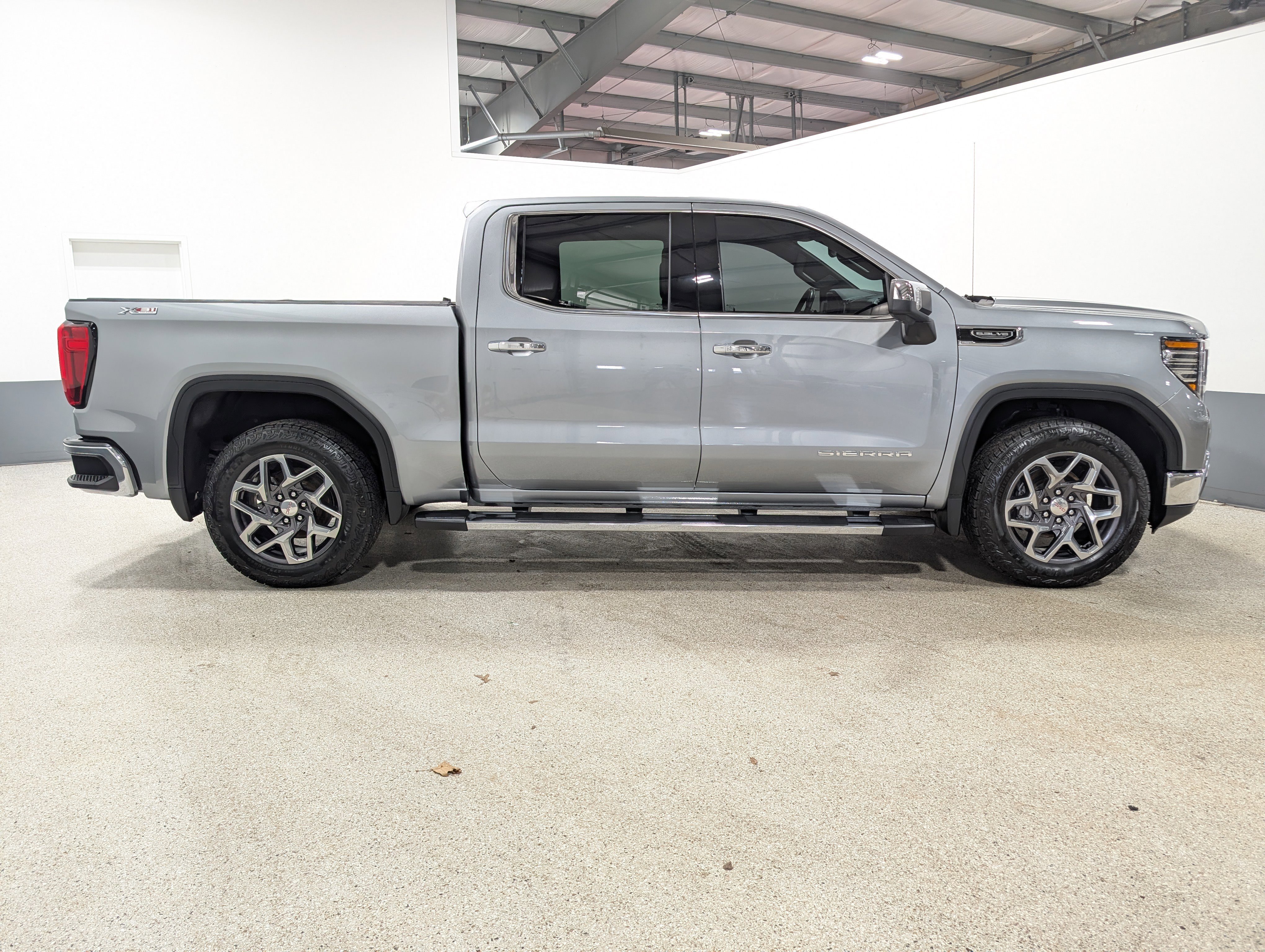 Used 2023 GMC Sierra 1500 SLT w/ SLT Premium Plus Package image 2