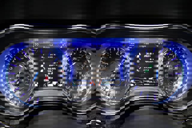 Used 2016 Chrysler 300 C image 18