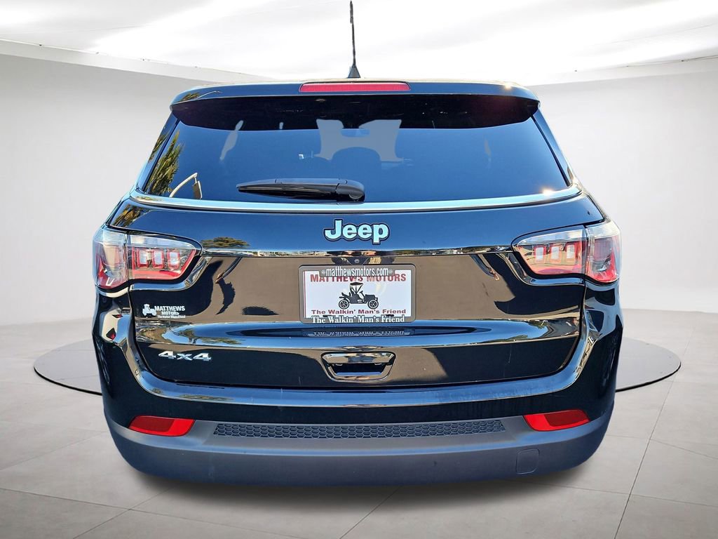 Used 2024 Jeep Compass Sport image 6