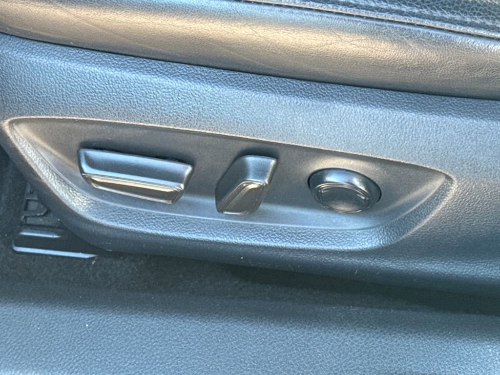 Used 2019 Toyota Avalon XLE w/ Moonroof Package image 46