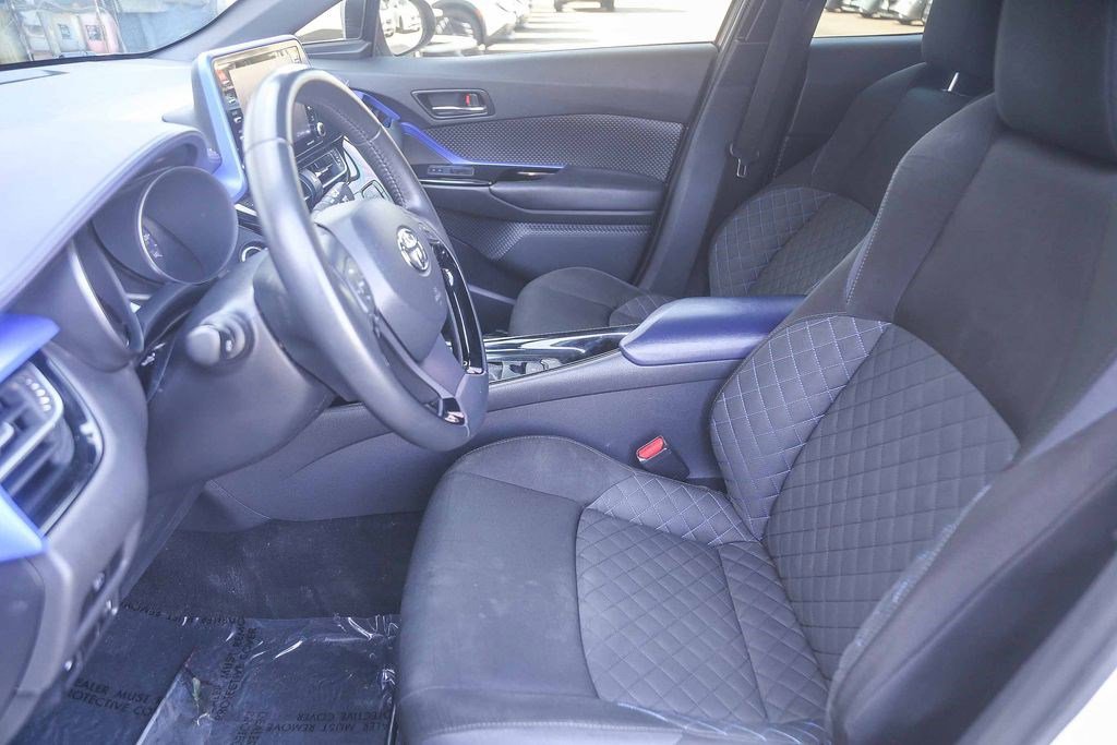 Used 2021 Toyota C-HR XLE FWD image 16