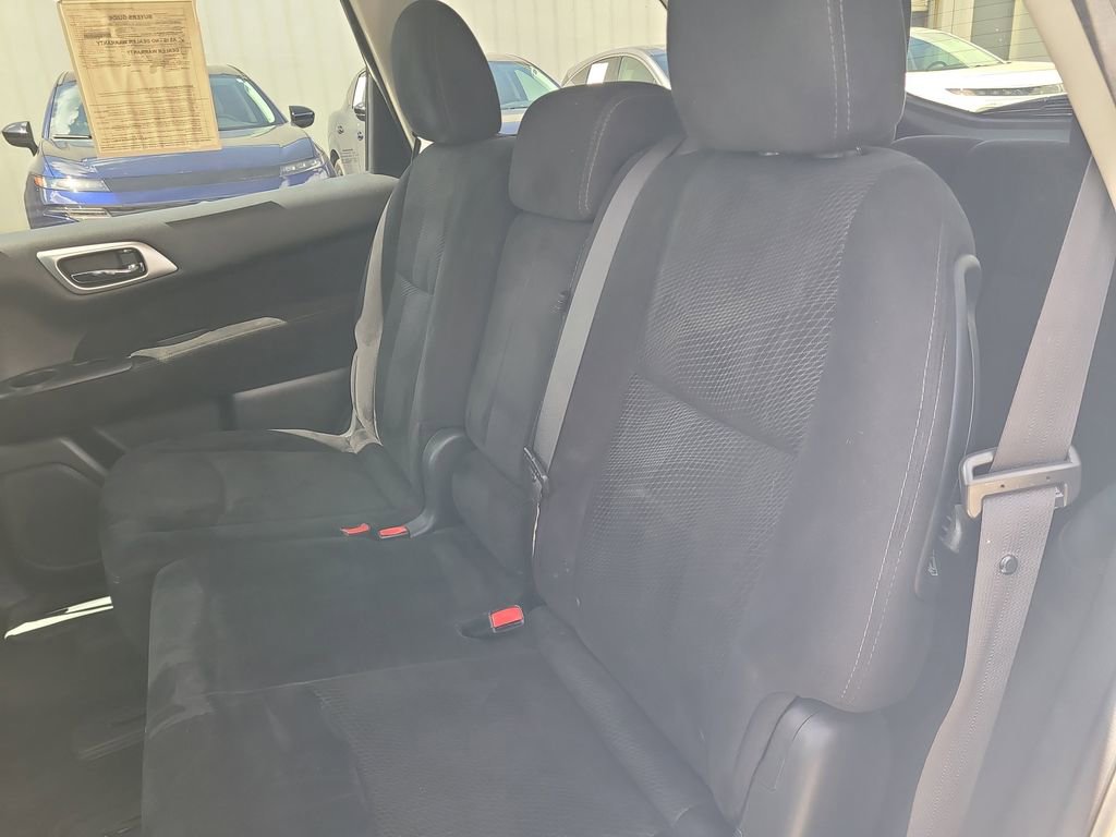 Used 2016 Nissan Pathfinder SV image 18