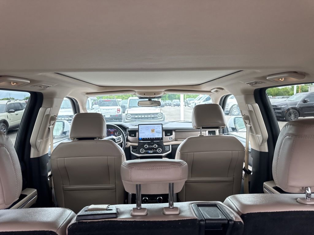 Used 2024 Ford Expedition Limited image 13