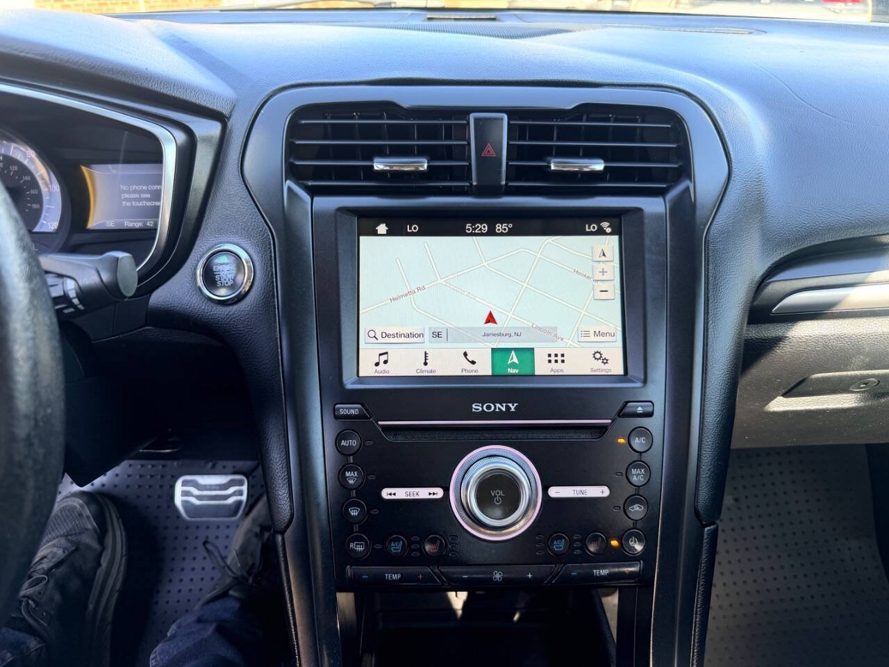 Used 2018 Ford Fusion Titanium FWD image 12
