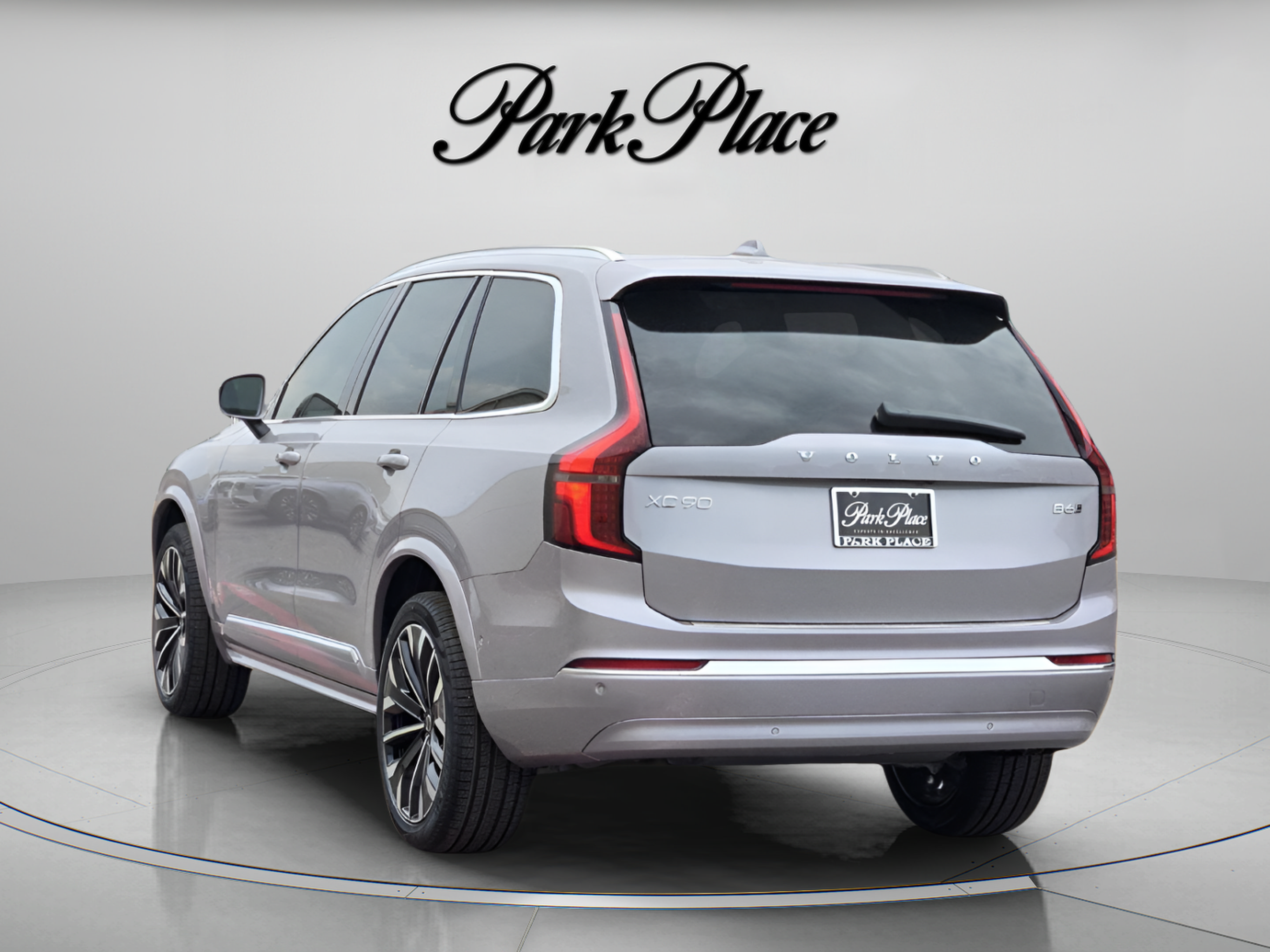 Used 2026 Volvo XC90 B6 Plus w/ Protection Package Premier AWD/4WD image 3