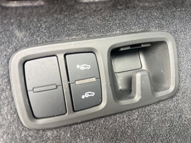 Used 2024 Audi SQ8 Premium Plus w/ Executive Package image 28