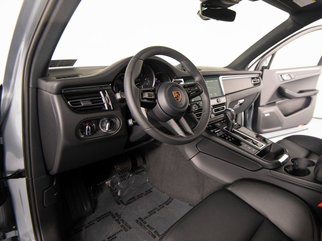 New 2026 Porsche Macan GTS image 17