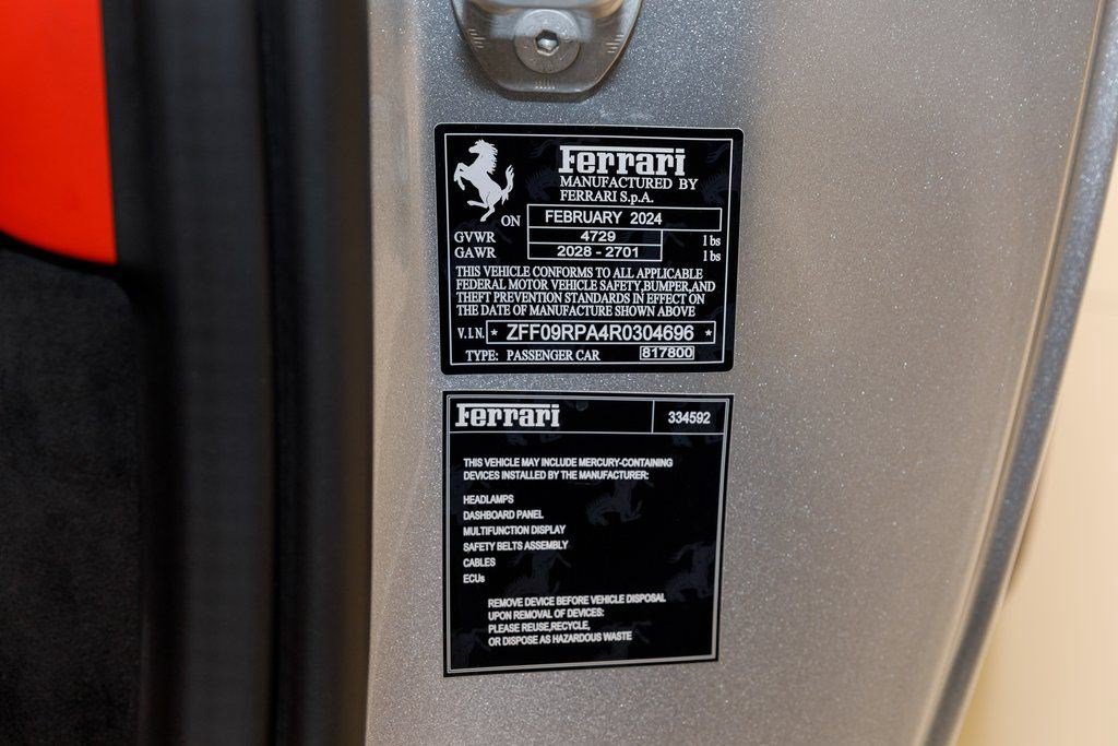 Used 2024 Ferrari Roma Spider RWD image 25