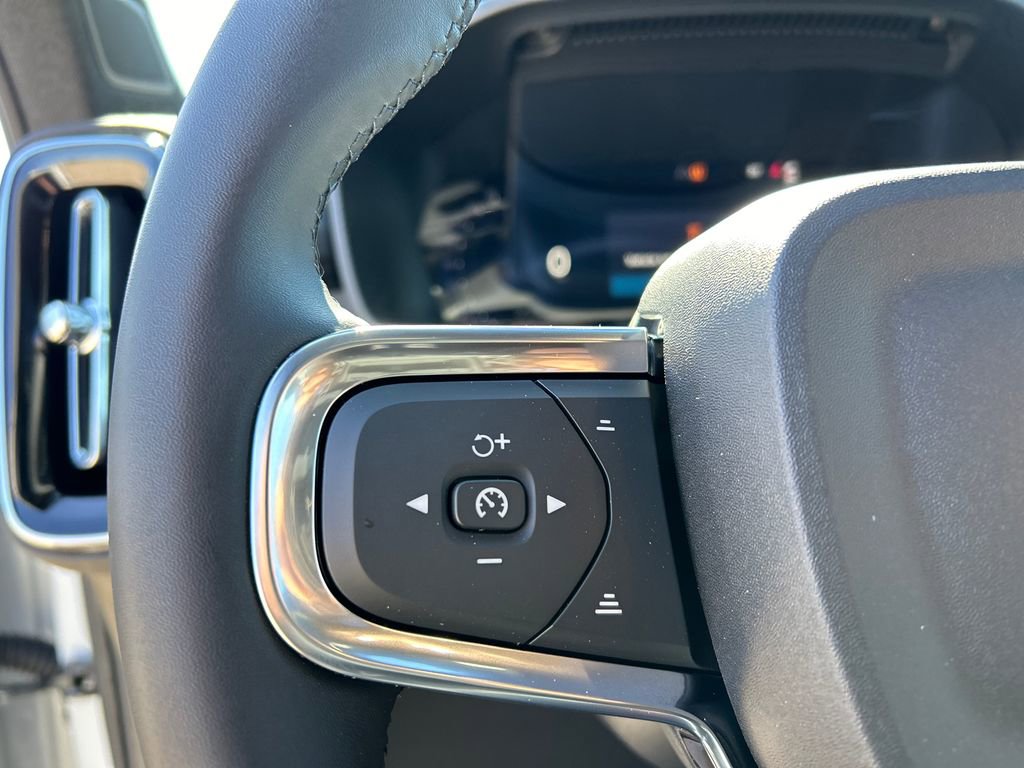 New 2026 Volvo XC40 B5 Ultra w/ Climate Package AWD/4WD image 13