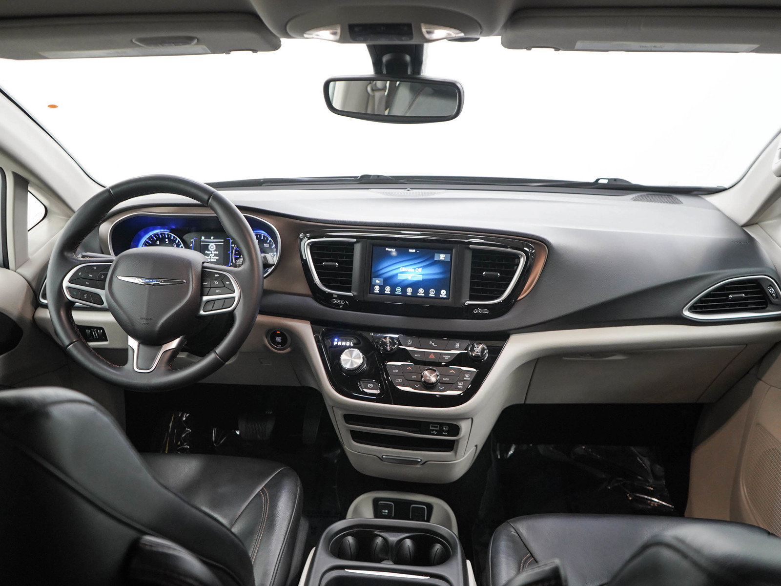 Used 2018 Chrysler Pacifica Touring-L FWD image 14