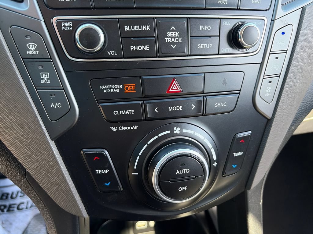Used 2017 Hyundai Santa Fe AWD image 23