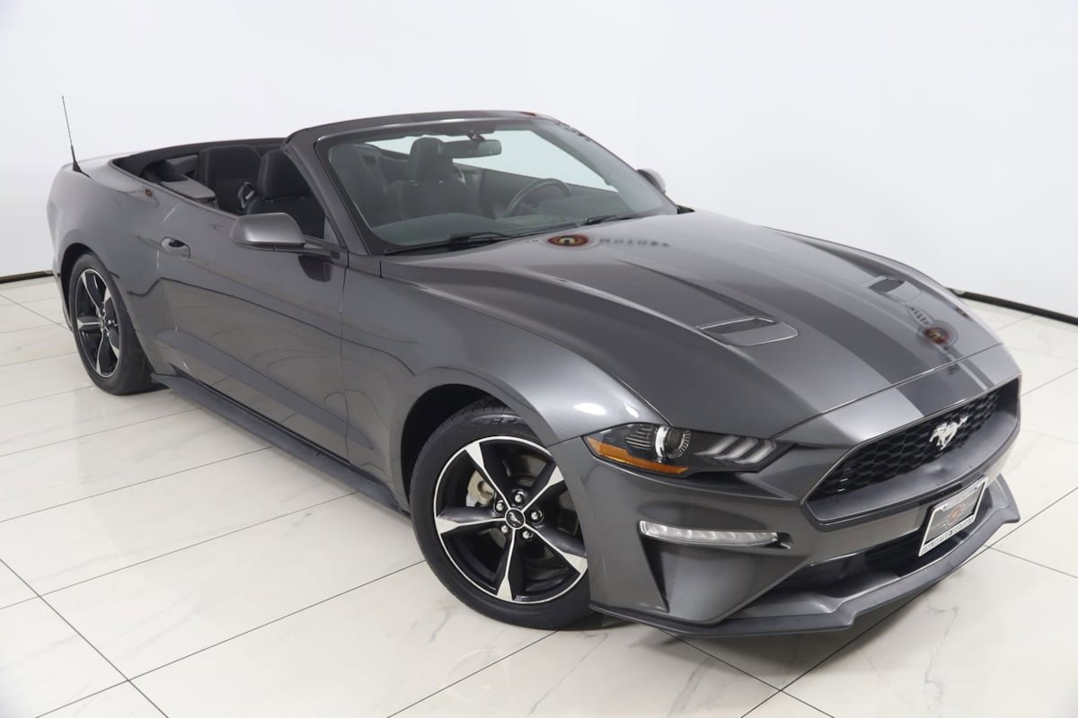 Used 2020 Ford Mustang Convertible RWD image 17
