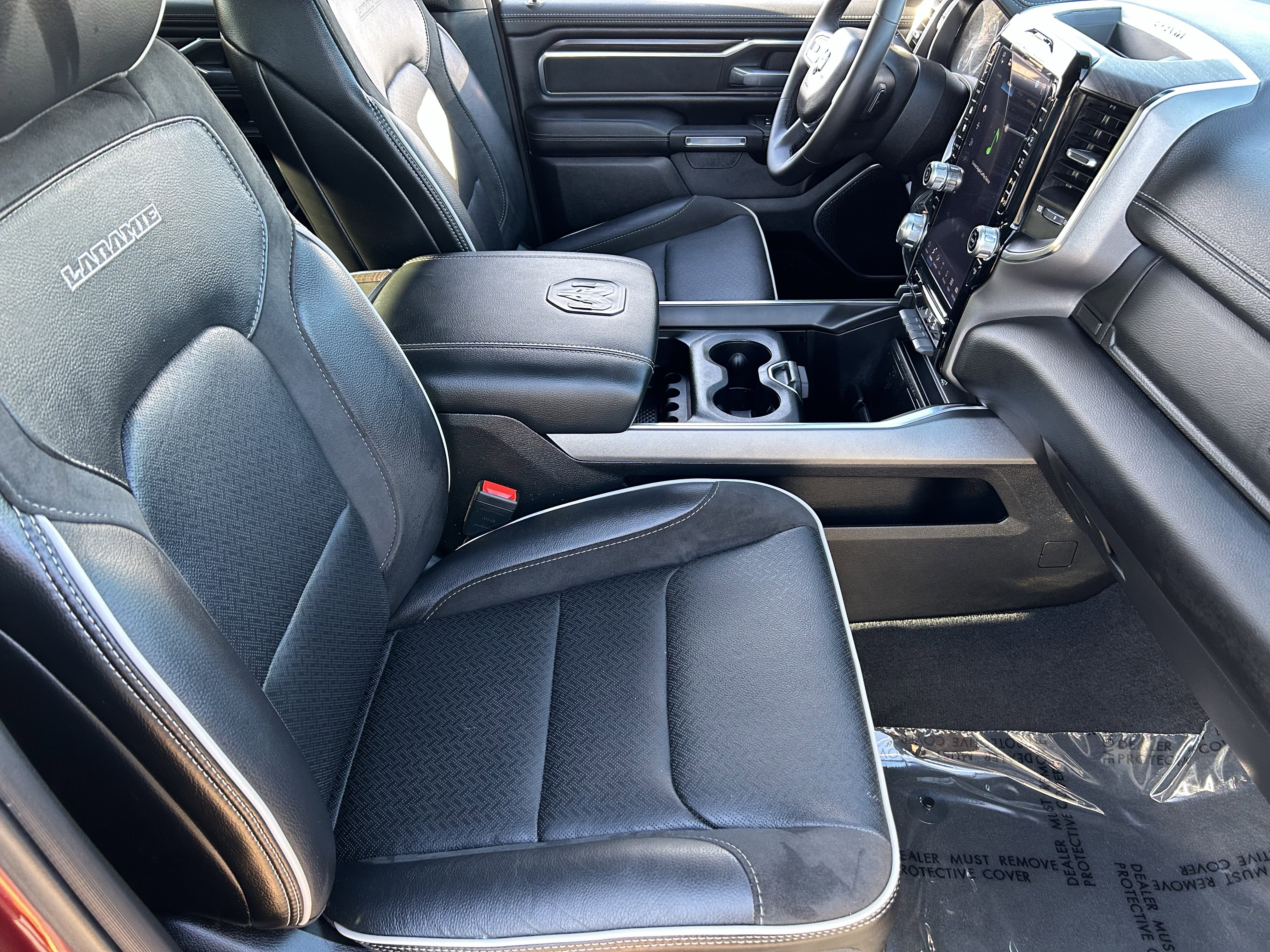 Used 2025 RAM 1500 Laramie AWD/4WD image 10