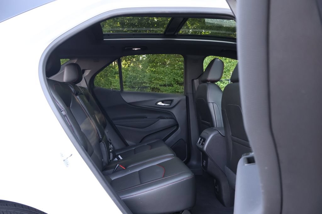 Used 2023 Chevrolet Equinox RS w/ RS Leather Package AWD/4WD image 49