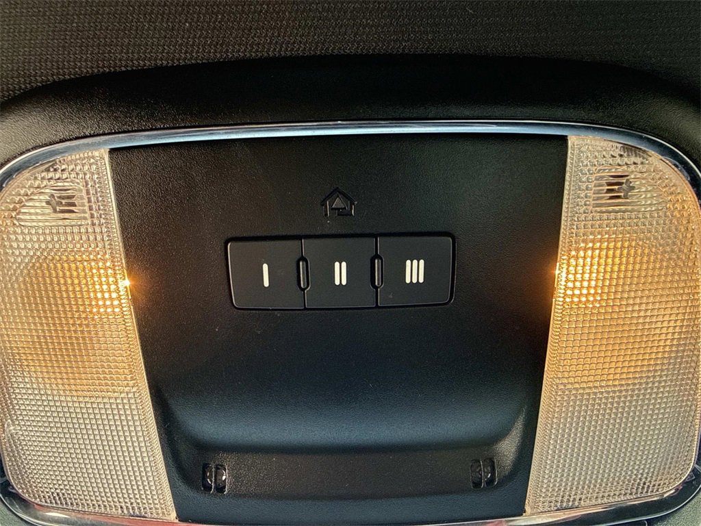 Used 2022 Dodge Charger SXT w/ Driver Convenience Group image 21