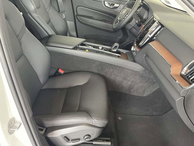 Used 2024 Volvo XC60 T8 Plus w/ Climate Package AWD/4WD image 18