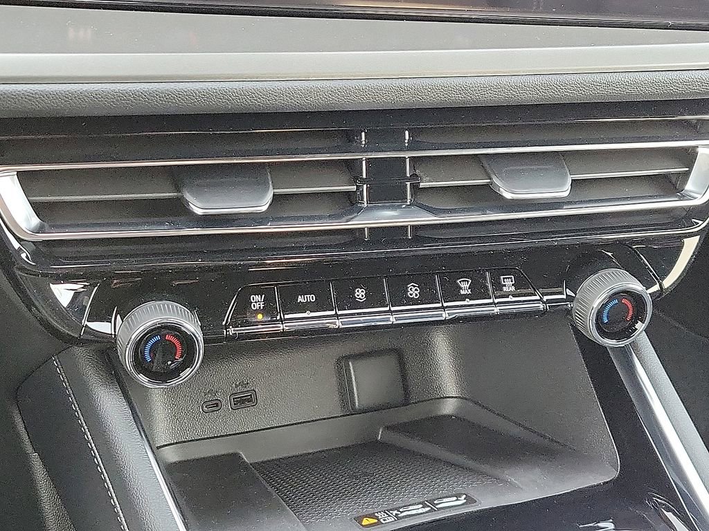 New 2026 Chevrolet Traverse LT w/ Midnight/Sport Edition image 18