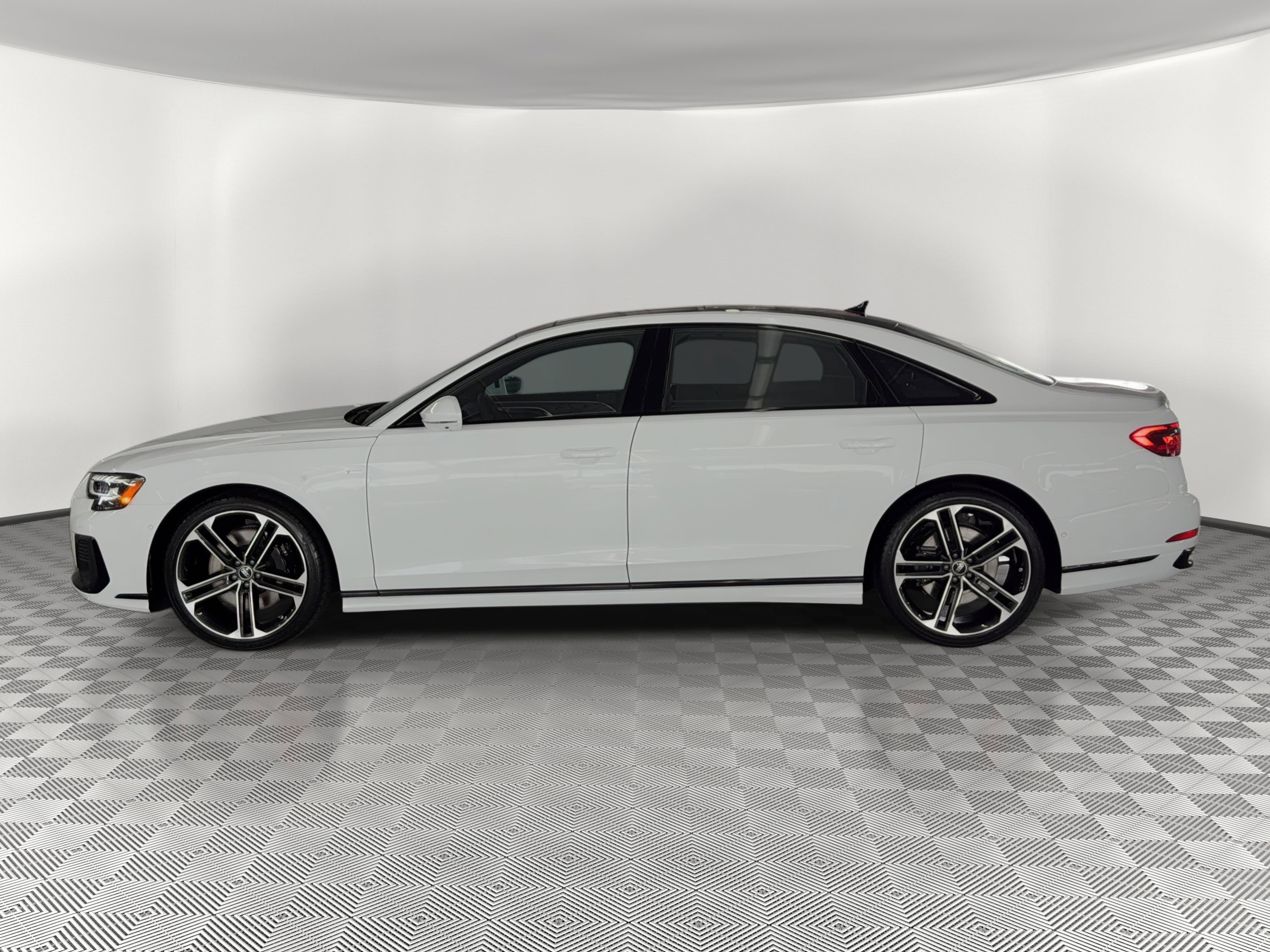 New 2026 Audi A8 L 3.0T image 2