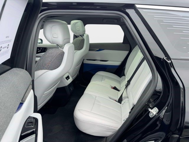Certified 2025 Cadillac Optiq Luxury 1 AWD/4WD image 23