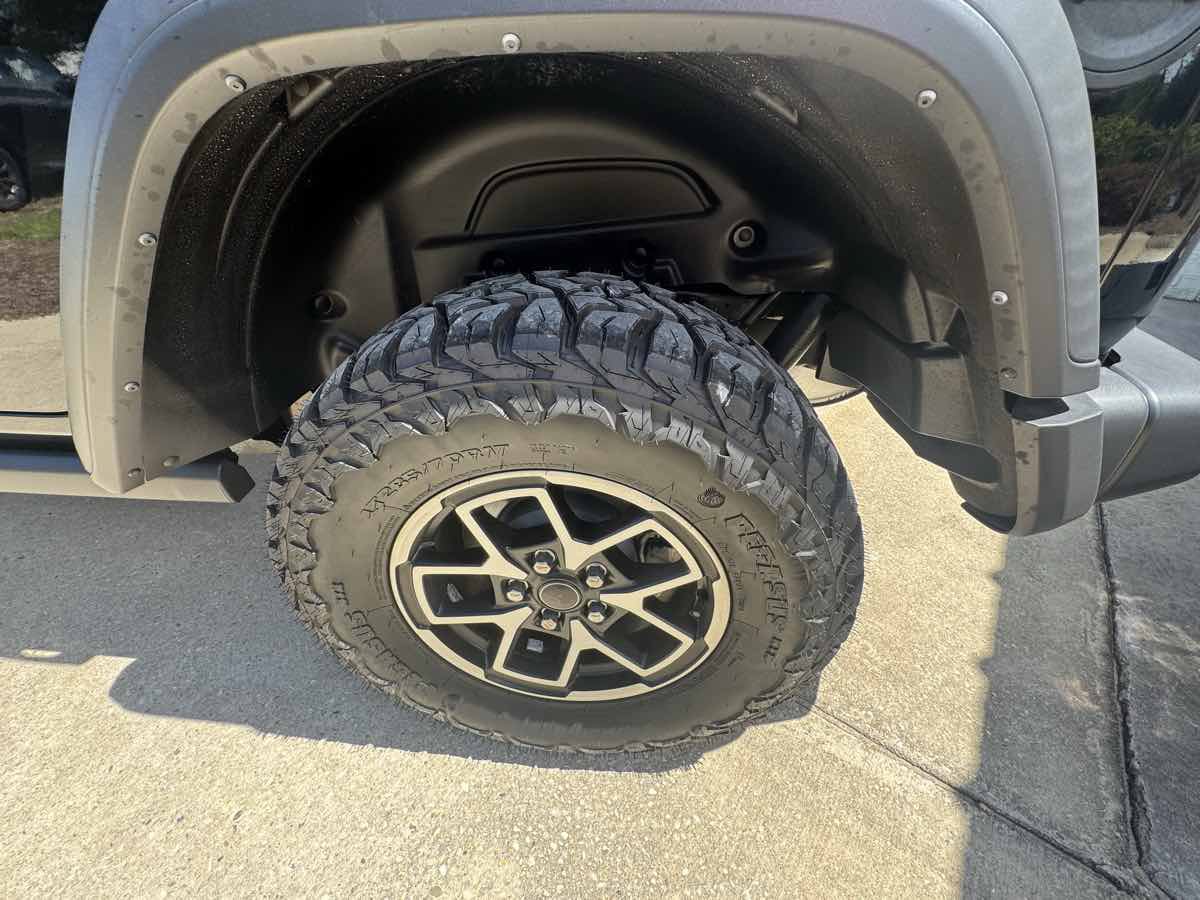 Used 2025 Jeep Wrangler Unlimited Rubicon w/ Convenience Group AWD/4WD image 28