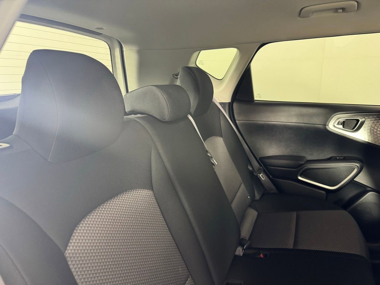 Used 2025 Kia Soul LX w/ LX Technology Package FWD image 37