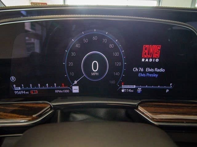 Used 2023 Cadillac Escalade Premium Luxury AWD/4WD image 32