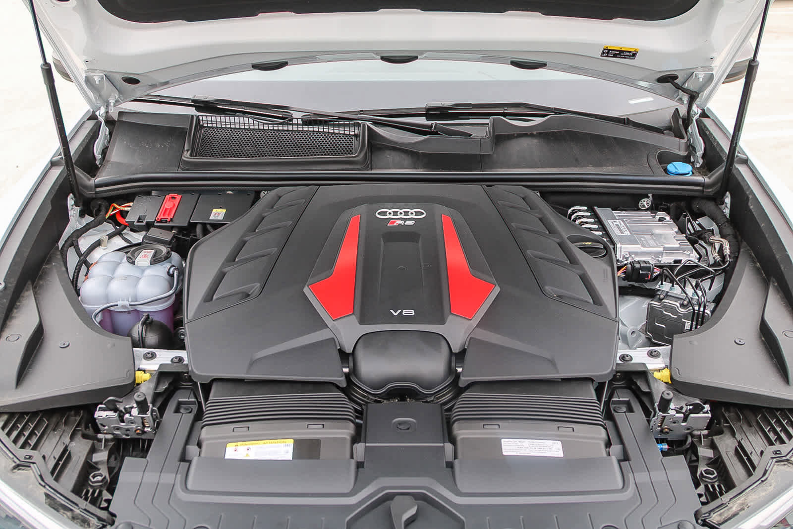 New 2025 Audi RS Q8 performance image 27