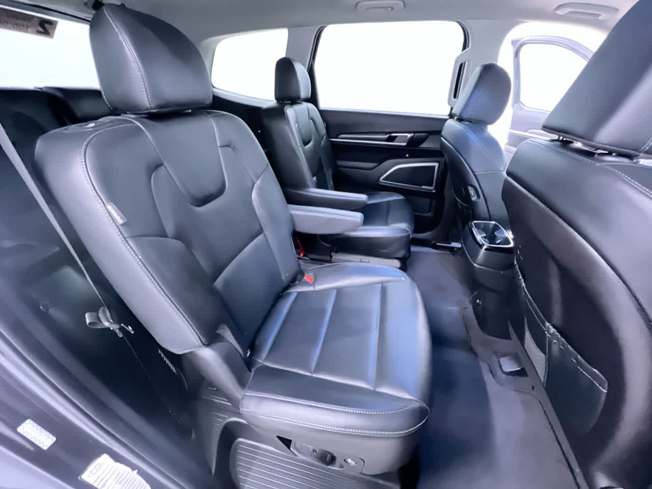 Used 2025 Kia Telluride S FWD image 40