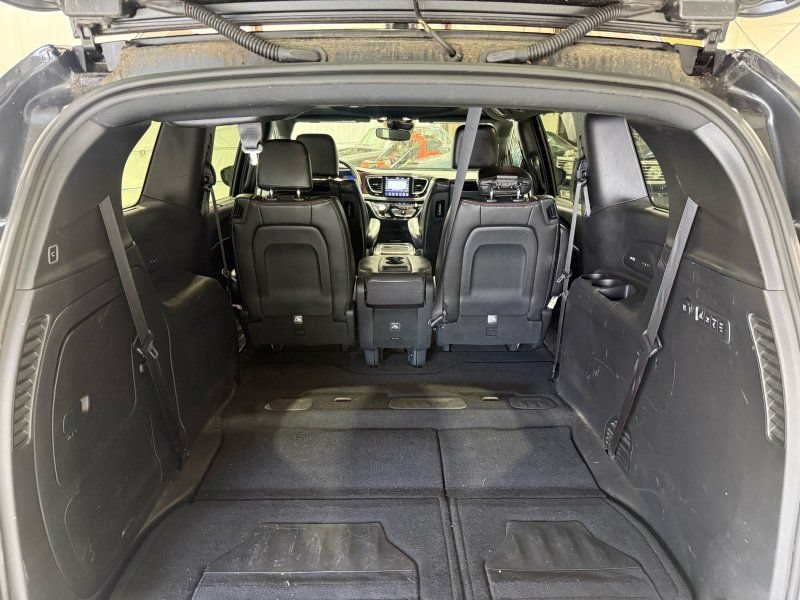 Used 2019 Chrysler Pacifica Limited FWD image 5