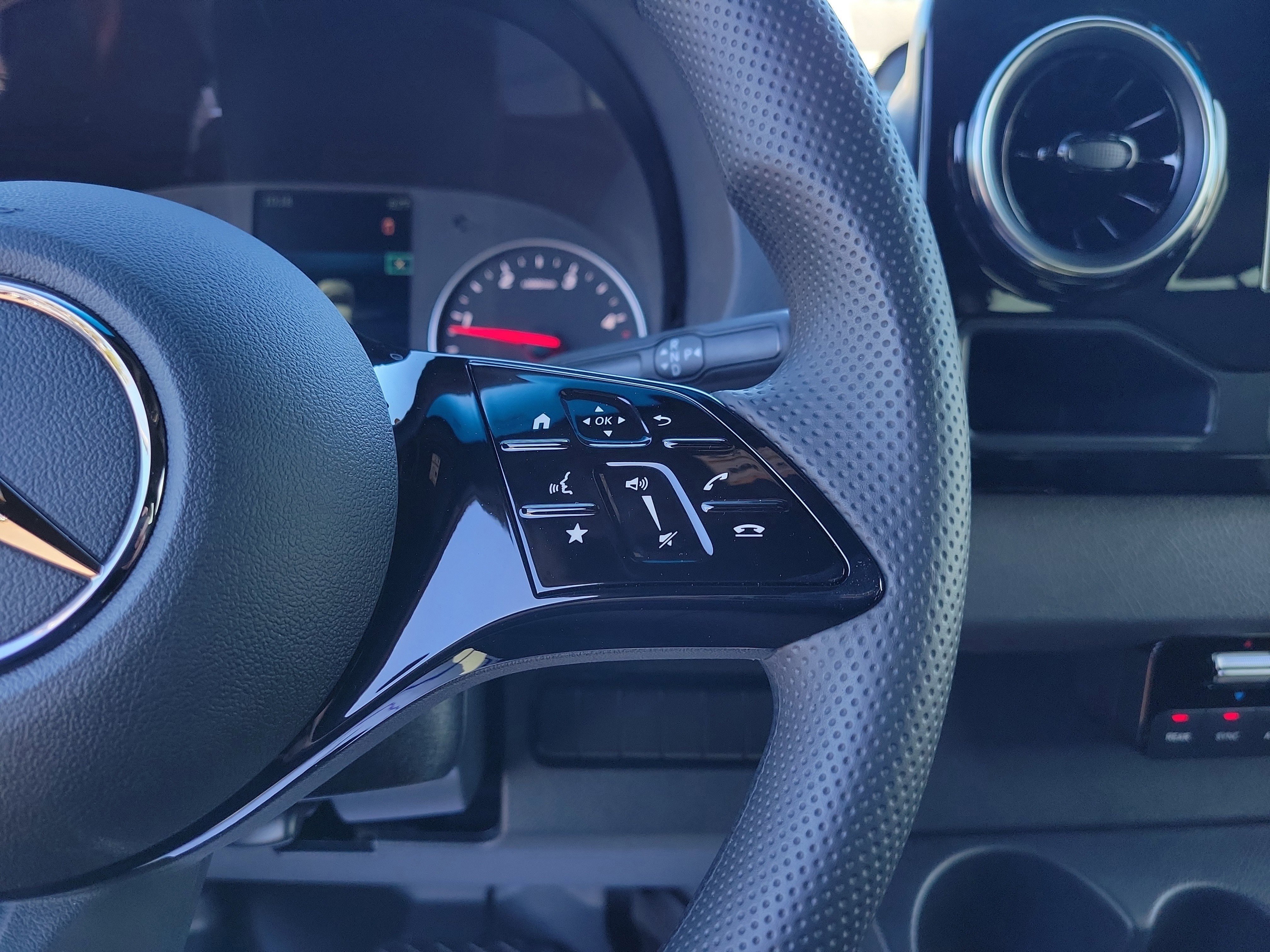 New 2025 Mercedes-Benz Sprinter 2500 image 18