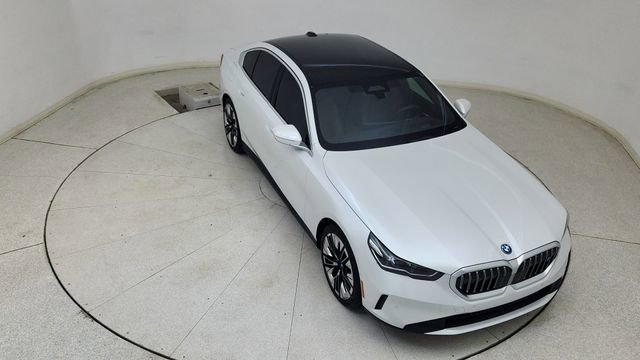 Used 2025 BMW i5 xDrive40 w/ Premium Package AWD/4WD image 80