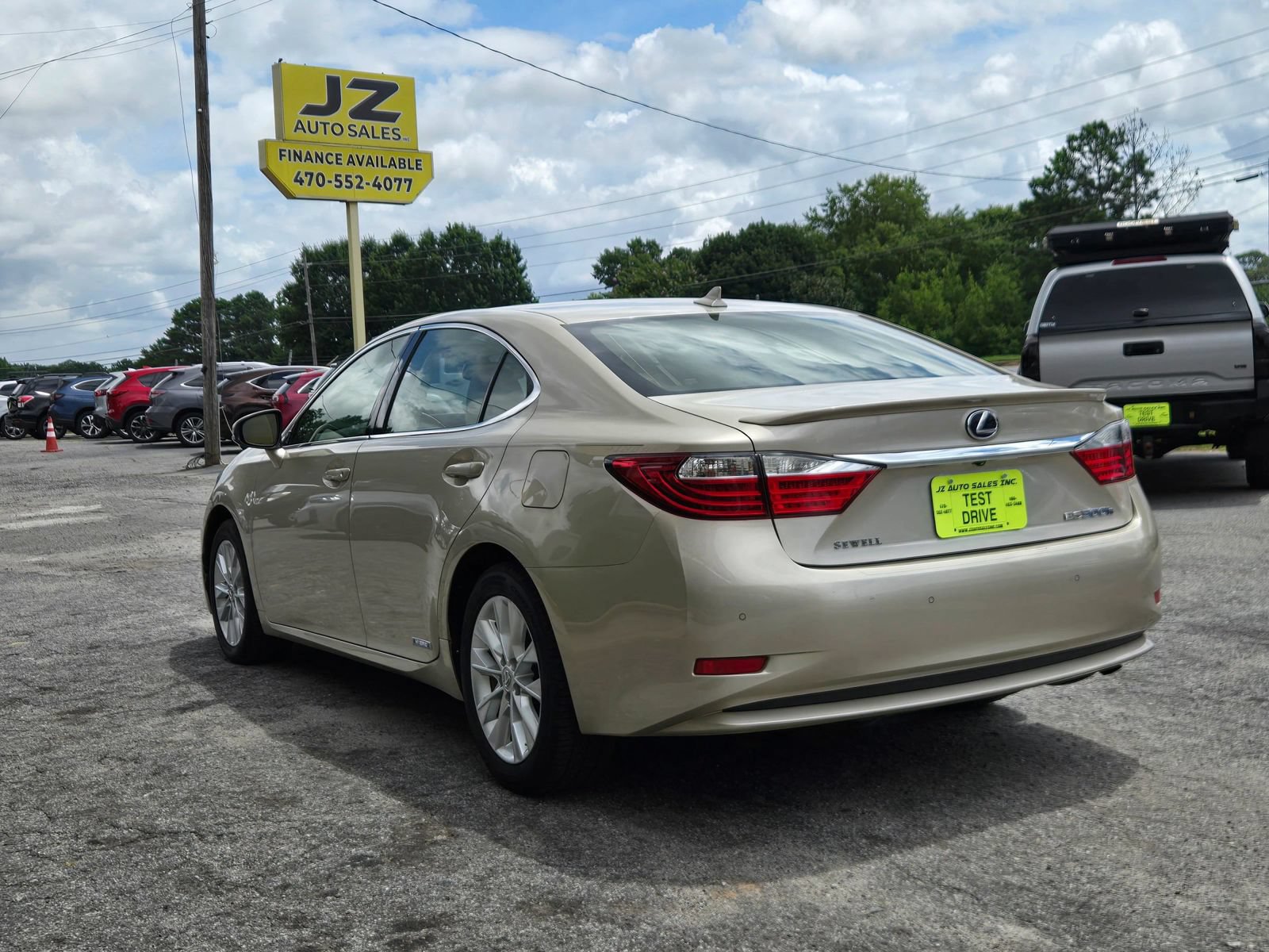 Used 2013 Lexus ES 300h w/ Premium Pkg FWD image 4