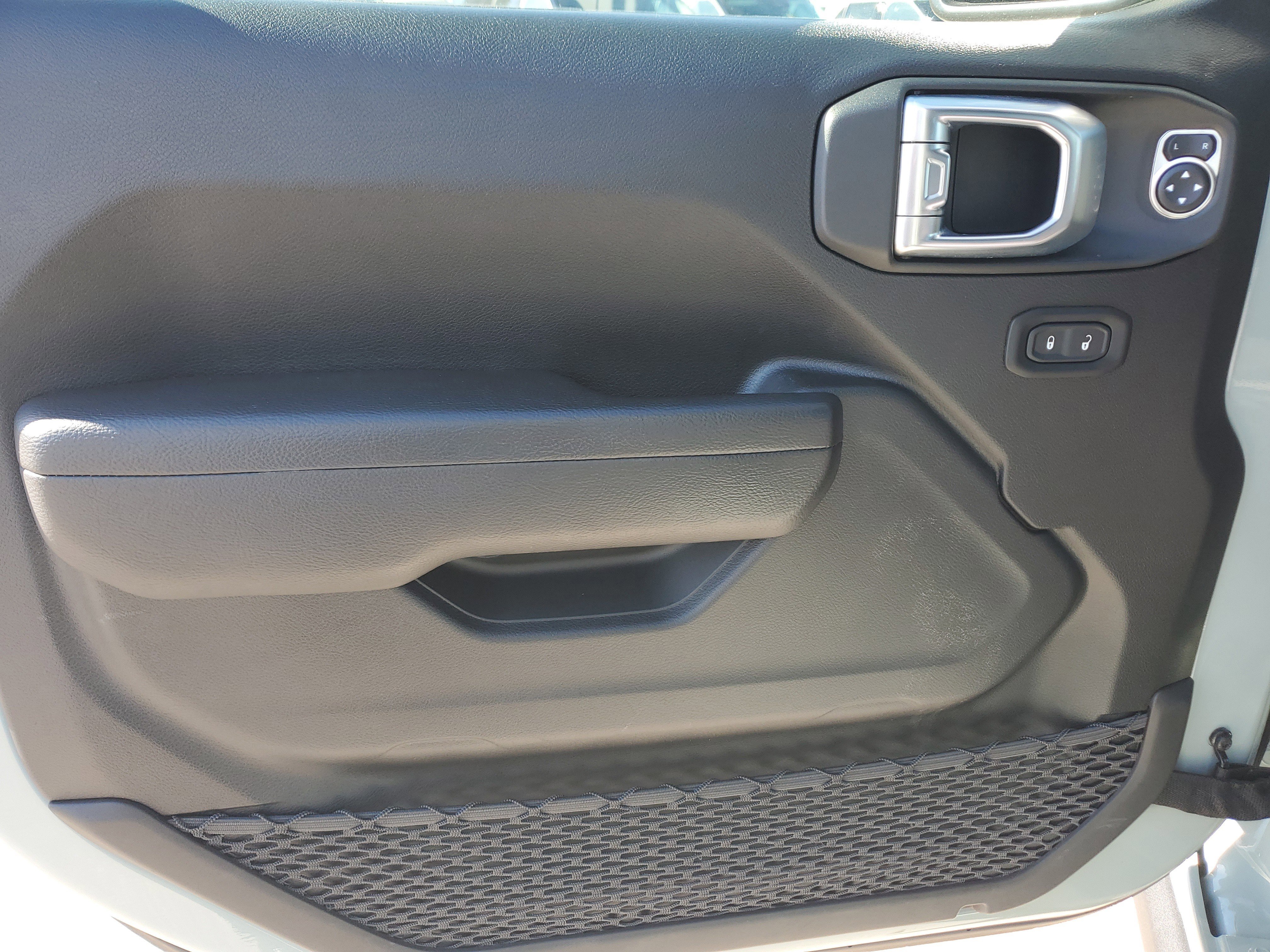 Used 2023 Jeep Wrangler Unlimited Rubicon 4xe w/ Safety Group image 25